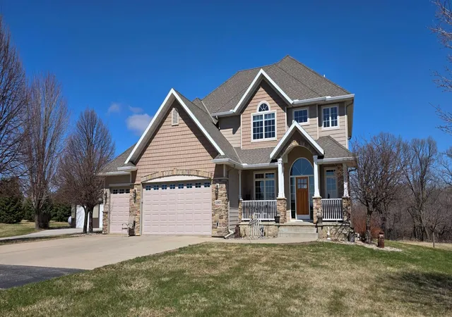 Photo 1 of Single family home for sale at 33405 Oak Ridge Ave, Redwood Falls, MN 56283 | MLS# 7050041 | Listing updated on 2026-07-30