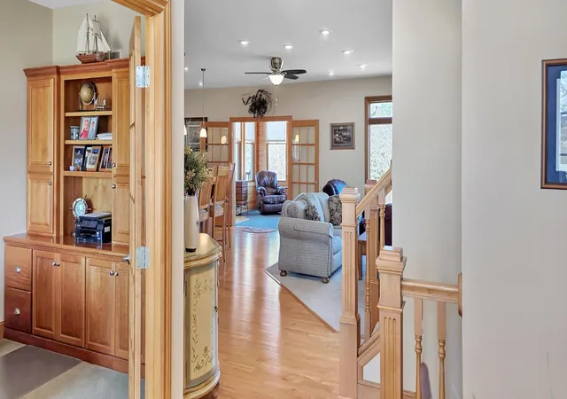 Photo 4 of Single family home for sale at 33405 Oak Ridge Ave, Redwood Falls, MN 56283 | MLS# 7050041 | Listing updated on 2026-07-30