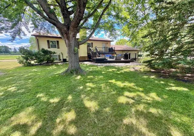 Photo 2 of Single family home for sale at 501 Hawthorne Dr, Marshall, MN 56258 | MLS# 7050110 | Listing updated on 2026-08-27