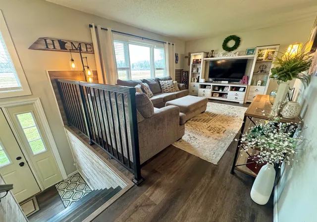 Photo 3 of Single family home for sale at 501 Hawthorne Dr, Marshall, MN 56258 | MLS# 7050110 | Listing updated on 2026-08-27