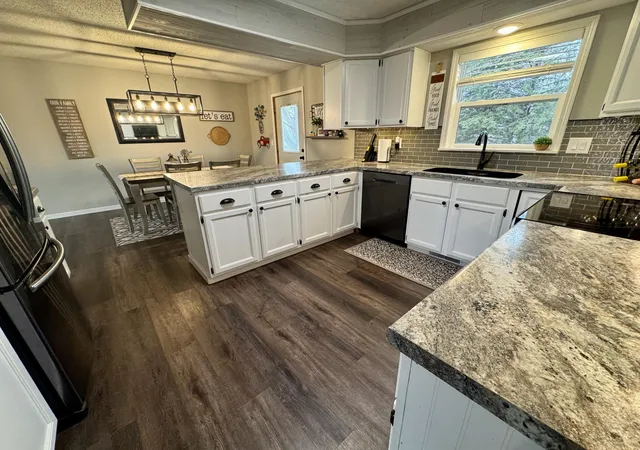 Photo 3 of Single family home for sale at 501 Hawthorne Dr, Marshall, MN 56258 | MLS# 7050110 | Listing updated on 2026-08-27