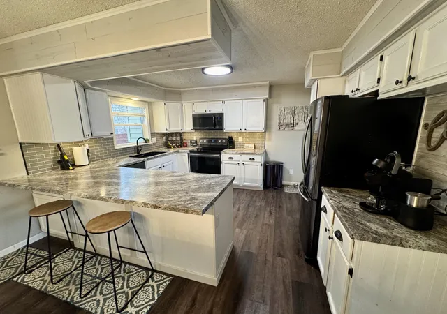 Photo 4 of Single family home for sale at 501 Hawthorne Dr, Marshall, MN 56258 | MLS# 7050110 | Listing updated on 2026-08-27