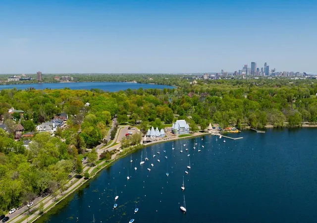 50th image of 4889 E Lake Harriet Pkwy, Minneapolis, MN 55419 | MLS# 7050178