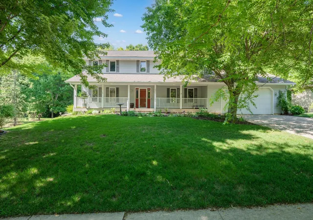 Photo 1 of Single family home for sale at 2217 Baihly Summit Dr Sw, Rochester, MN 55902 | MLS# 7050535 | Listing updated on 2026-08-13