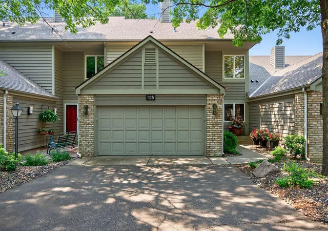 Homes for sale in Mahtomedi, MN | 125 Wildwood Bay Dr, Mahtomedi, MN 55115 | MLS# 7050760
