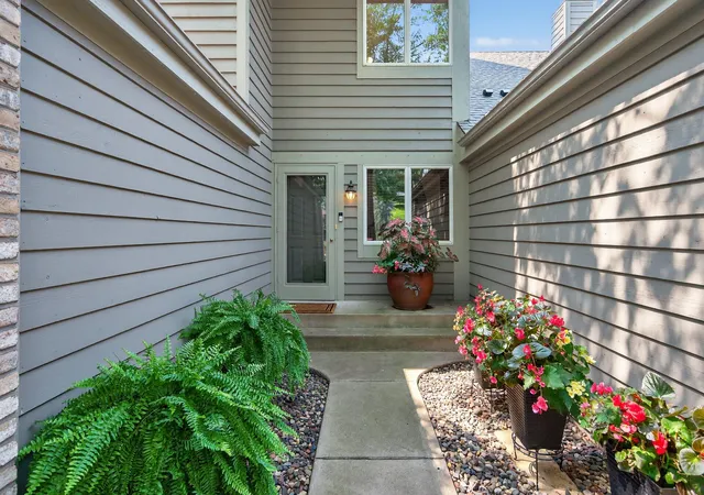 Homes for sale in Mahtomedi, MN | 125 Wildwood Bay Dr, Mahtomedi, MN 55115 | MLS# 7050760