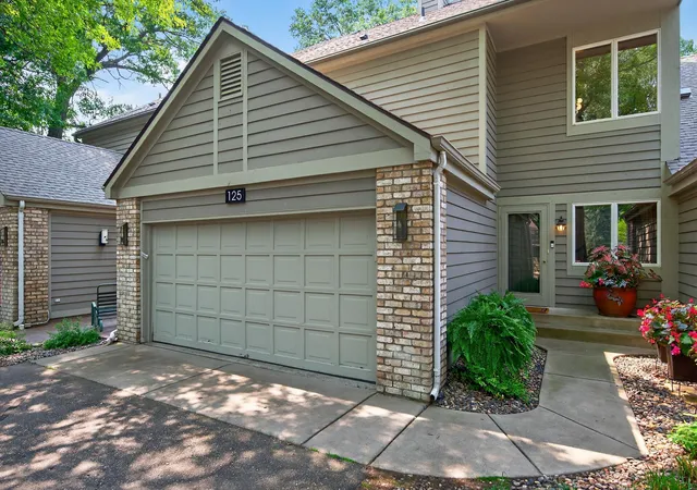 Homes for sale in Mahtomedi, MN | 125 Wildwood Bay Dr, Mahtomedi, MN 55115 | MLS# 7050760