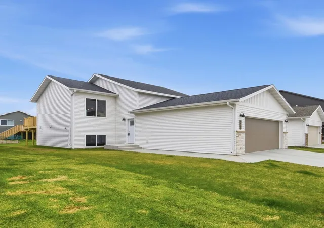 Homes for sale in Horace, ND | 6638 68th St S, Horace, ND 58047 | MLS# 7050958