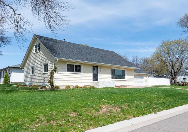Homes for sale in New Prague, MN | 701 1st St Ne, New Prague, MN 56071 | MLS# 7051010