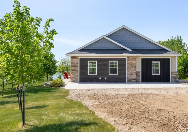 Homes for sale in Hankinson, ND | 16524 94th St Se, Hankinson, ND 58041 | MLS# 7051099
