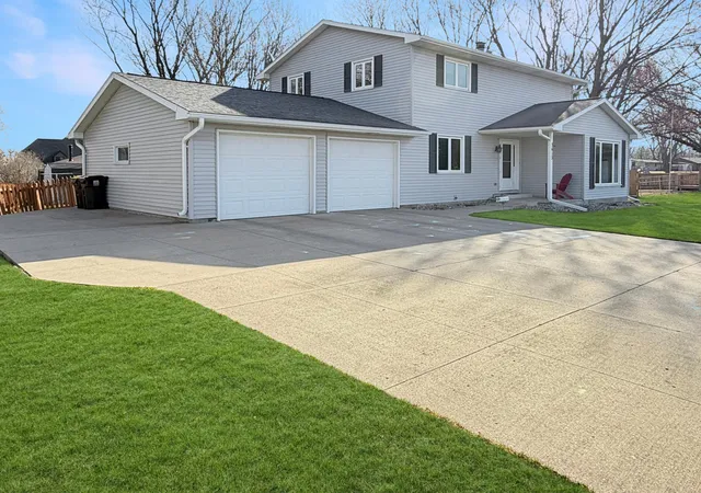 2nd image of 3613 Cedar Park Rd, Fairmont, MN 56031 | MLS# 7051134