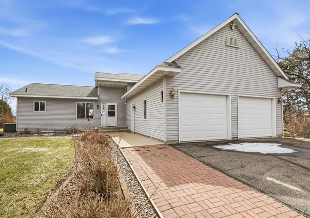Homes for sale in New London, MN | 12323 212th Ave Ne, New London, MN 56273 | MLS# 7051241