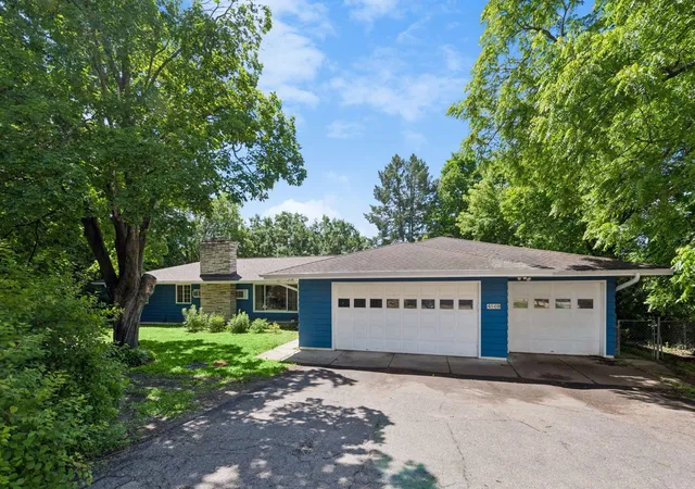 Photo 1 of Sale Pending at 4569 Shoreline Dr, Spring Park, MN 55384 | MLS# 7051302 | Listing updated on 2026-10-07
