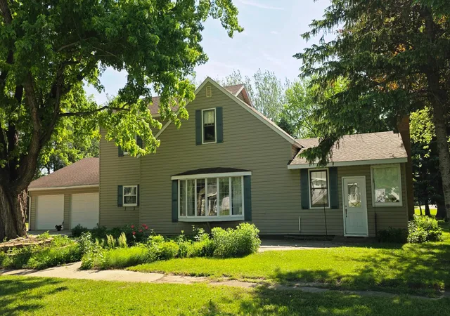 Homes for sale in Cottonwood, MN | 535 W 1st St, Cottonwood, MN 56229 | MLS# 7051361
