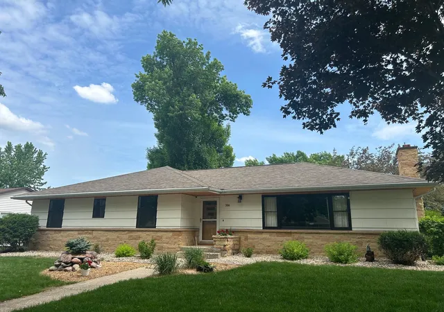 Homes for sale in Minneota, MN | 306 E 2nd St, Minneota, MN 56264 | MLS# 7051465