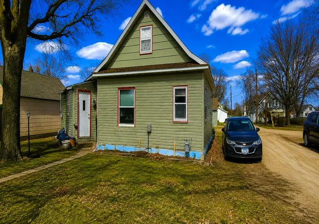 Homes for sale in Appleton, MN | 131 E Schlieman Ave, Appleton, MN 56208 | MLS# 7051498
