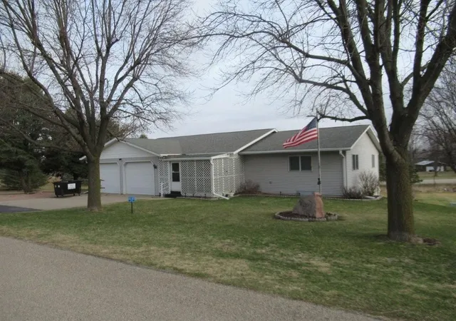 Homes for sale in Luverne, MN | 1481 115th St, Luverne, MN 56156 | MLS# 7051613