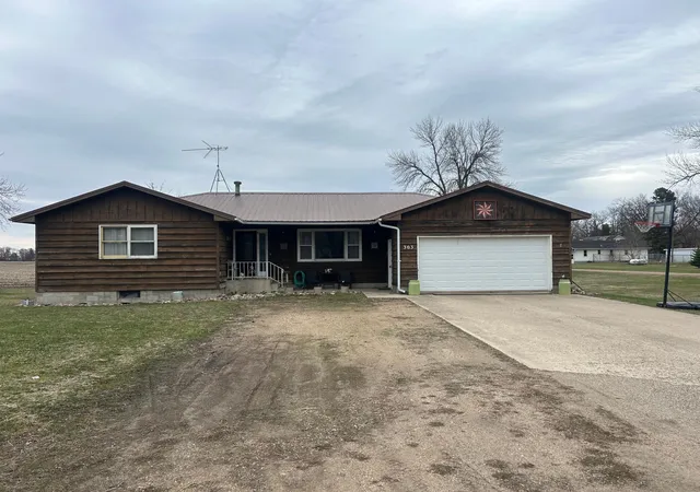 Homes for sale in Ceylon, MN | 303 N Clark St, Ceylon, MN 56121 | MLS# 7051621