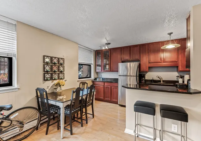 3rd image of 3019 Bryant Ave S #6, Minneapolis, MN 55408 | MLS# 7051702