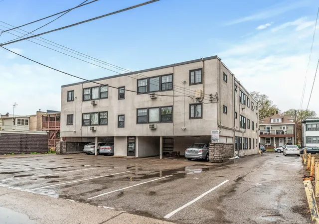 7th image of 3019 Bryant Ave S #6, Minneapolis, MN 55408 | MLS# 7051702