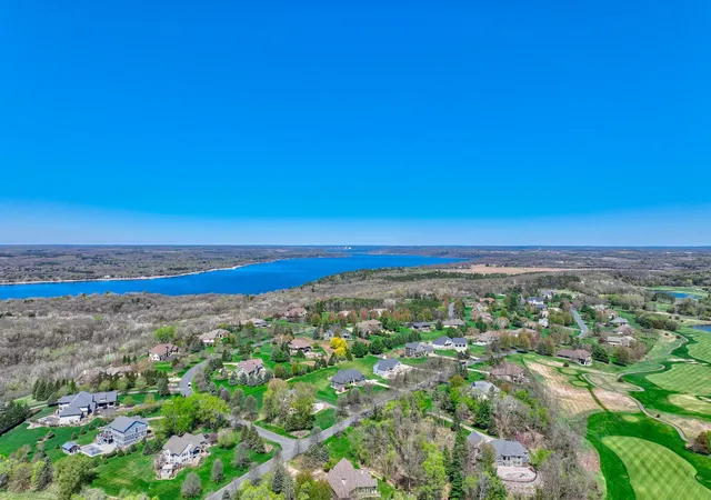 Photo 4 of Single family home for sale at 327 Lindsay Rd, Hudson, WI 54016 | MLS# 7051790 | Listing updated on 2026-09-13