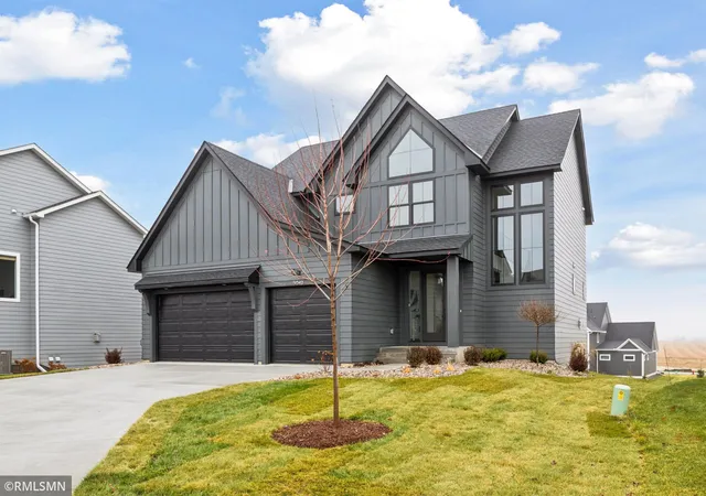 Photo 2 of Single family home for sale at 5042 Airlake Draw, Saint Paul, MN 55129 | MLS# 7051799 | Listing updated on 2026-10-07