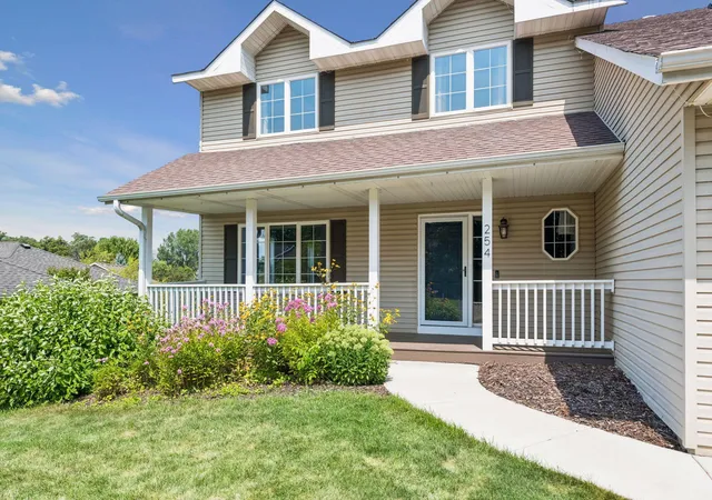 2nd image of 254 Jaspers Cir S, Chaska, MN 55318 | MLS# 7051809