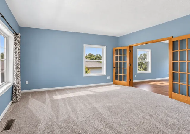 Photo 3 of Single family home for sale at 254 Jaspers Cir S, Chaska, MN 55318 | MLS# 7051809 | Listing updated on 2026-10-06