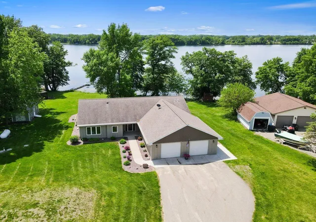 2nd image of 1642 Scenic Hideaway Ln Ne, Elysian, MN 56028 | MLS# 7051818