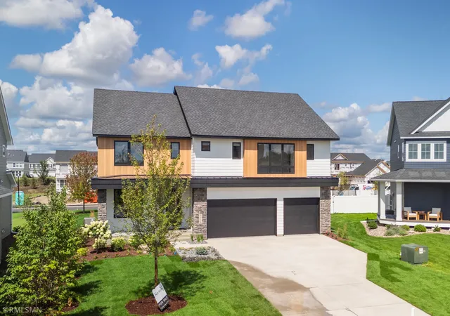 Photo 2 of Single family home for sale at 5058 Airlake Draw, Saint Paul, MN 55129 | MLS# 7051837 | Listing updated on 2026-10-07