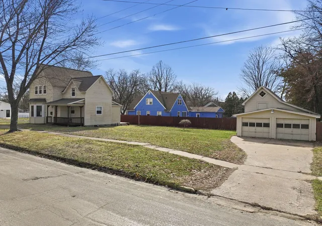 Homes for sale in Menomonie, WI | 921 11th St E, Menomonie, WI 54751 | MLS# 7051891