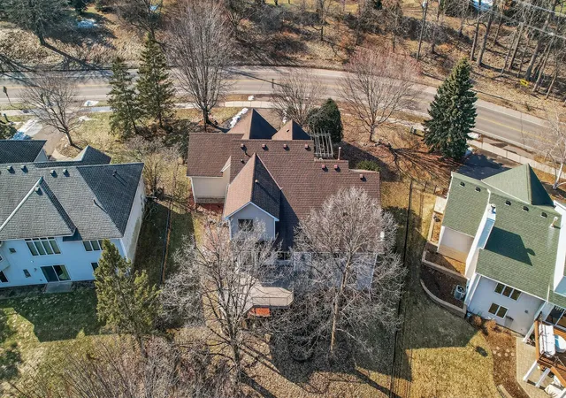 84th image of 2970 Western Ave N, Saint Paul, MN 55113 | MLS# 7052083