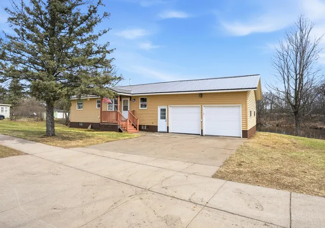 3rd image of 901 Wisconsin Ave, Rice Lake, WI 54868 | MLS# 7052092