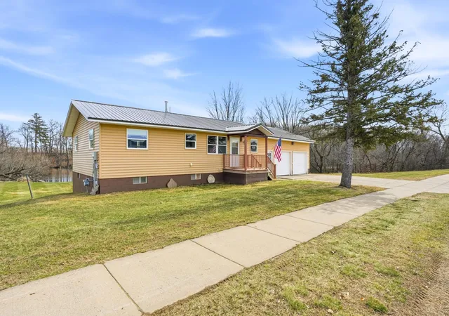 4th image of 901 Wisconsin Ave, Rice Lake, WI 54868 | MLS# 7052092