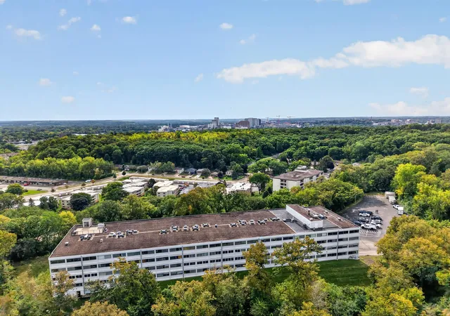 Photo 4 of Condo for sale at 2100 Valkyrie Dr NW #201, Rochester, MN 55901 | MLS# 7052165 | Listing updated on 2026-09-22