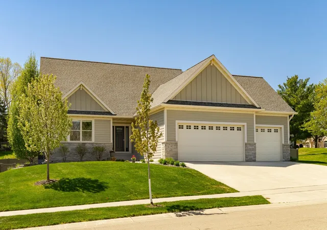 1st image of 342 Wimbledon Hills Dr Sw, Rochester, MN 55902 | MLS# 7052272