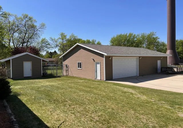 Homes for sale in Parkers Prairie, MN | 404 S Clayborn Ave, Parkers Prairie, MN 56361 | MLS# 7052302