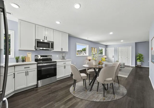 Listing Photo 5 - Condo for sale in building located at 721 Wilson Ave, Saint Paul, MN 55106