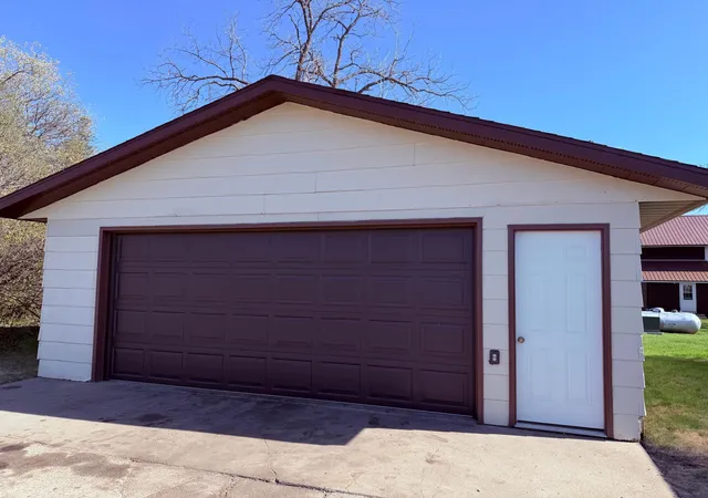 Photo 3 of Single family home for sale at 19 7th Avenue Ne, Elbow Lake, MN 56531 | MLS# 7052511 | Listing updated on 2026-09-23