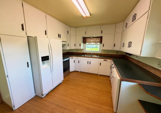 Photo 3 of Single family home for sale at 19 7th Avenue NE, Elbow Lake, MN 56531 | MLS# 7052511 | Listing updated on 2026-09-23