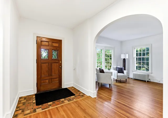 Photo 3 of Sale Pending at 1615 E River Pkwy, Minneapolis, MN 55414 | MLS# 7052631 | Listing updated on 2026-10-08