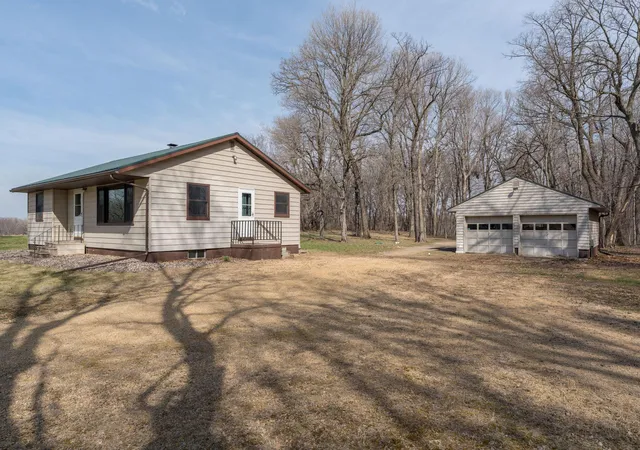 Homes for sale in Amboy, MN | 52072 State Hwy 30, Amboy, MN 56010 | MLS# 7052680