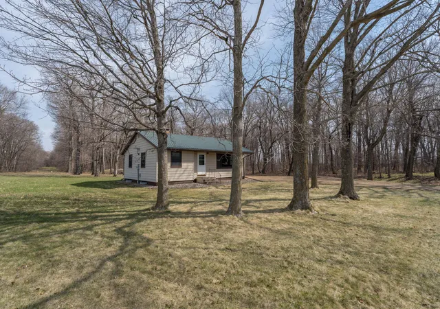 Homes for sale in Amboy, MN | 52072 State Hwy 30, Amboy, MN 56010 | MLS# 7052680
