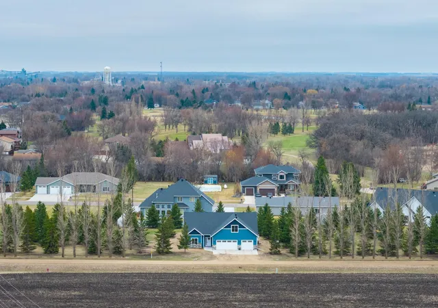 Photo 3 of Single family home for sale at 209 Woodcrest Dr, Breckenridge, MN 56520 | MLS# 7052700 | Listing updated on 2026-09-08