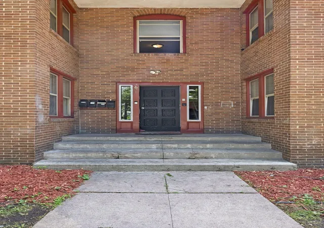 Photo 3 of House for sale at 2621 2nd Avenue S, Minneapolis, MN 55408 | MLS# 7052878 | Listing updated on 2026-06-25