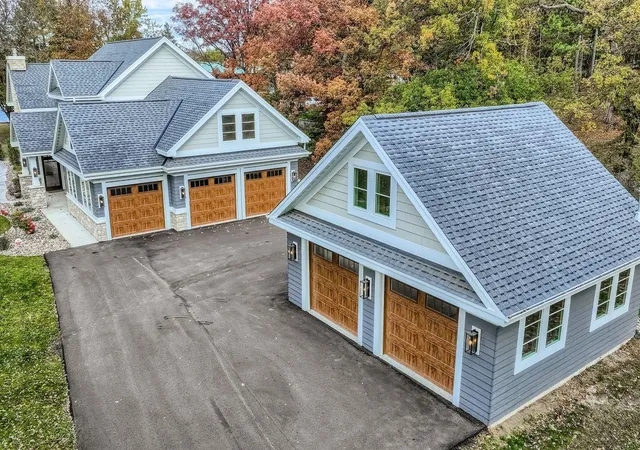 3rd image of 294 Cove Rd, Hudson, WI 54016 | MLS# 7052918