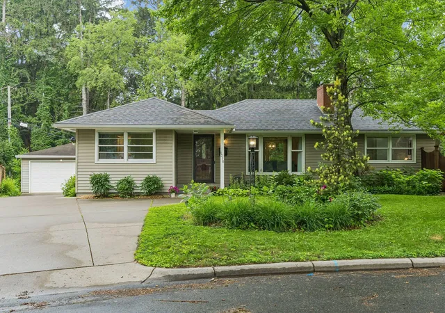 1st image of 1318 Melrose Ave, Minneapolis, MN 55426 | MLS# 7052973