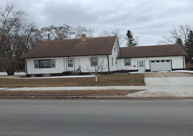 Homes for sale in Roseau, MN | 912 3rd St Ne, Roseau, MN 56751 | MLS# 7053031