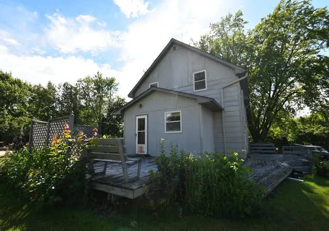Photo 3 of Sale Pending at 581 2nd Avenue E, Zumbrota, MN 55992 | MLS# 7053128 | Listing updated on 2026-09-04