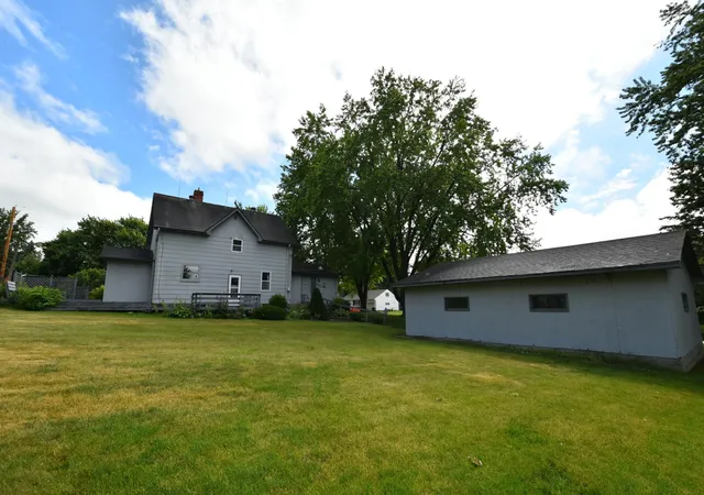 Photo 3 of Sale Pending at 581 2nd Avenue E, Zumbrota, MN 55992 | MLS# 7053128 | Listing updated on 2026-09-04